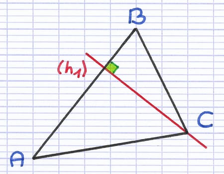 Triangle ABC avec construction de la hauteur perpendiculaire au côté [AB] passant par le sommet C.