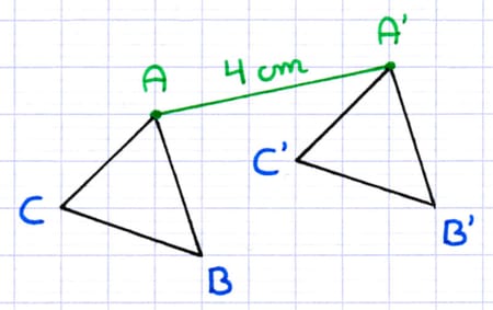 Segment reliant les extrémités du vecteur donnant la longueur de la translation du triangle ABC.