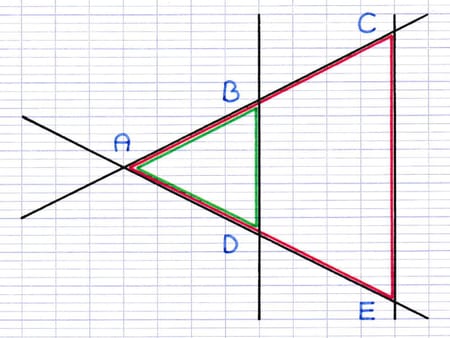 Situation de Thalès emboîtée : Petit triangle ABD emboîté à l’intérieur du grand triangle ACE.
