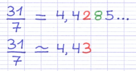 Fraction 31/7 dont la valeur décimale arrondie au centième près est 4,43.