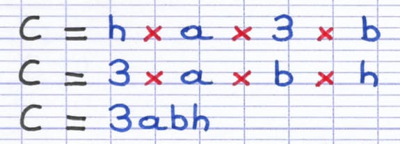 Au sein de l’expression C = h×a×3×b les lettres sont classées par ordre alphabétique : 3abh.