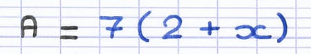 Expression littérale A = 7(2 + x) à développer avec la distributivité simple.