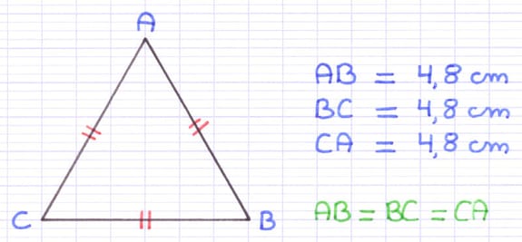 Triangle équilatéral ABC dont les trois côtés AB, BC et CA ont la même longueur : 4,8 cm.